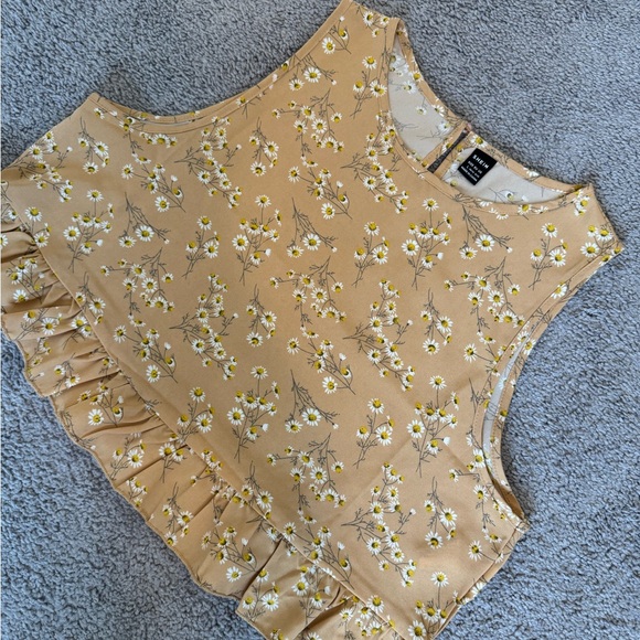 Yellow Floral Ruffle Blouse - Picture 4 of 4